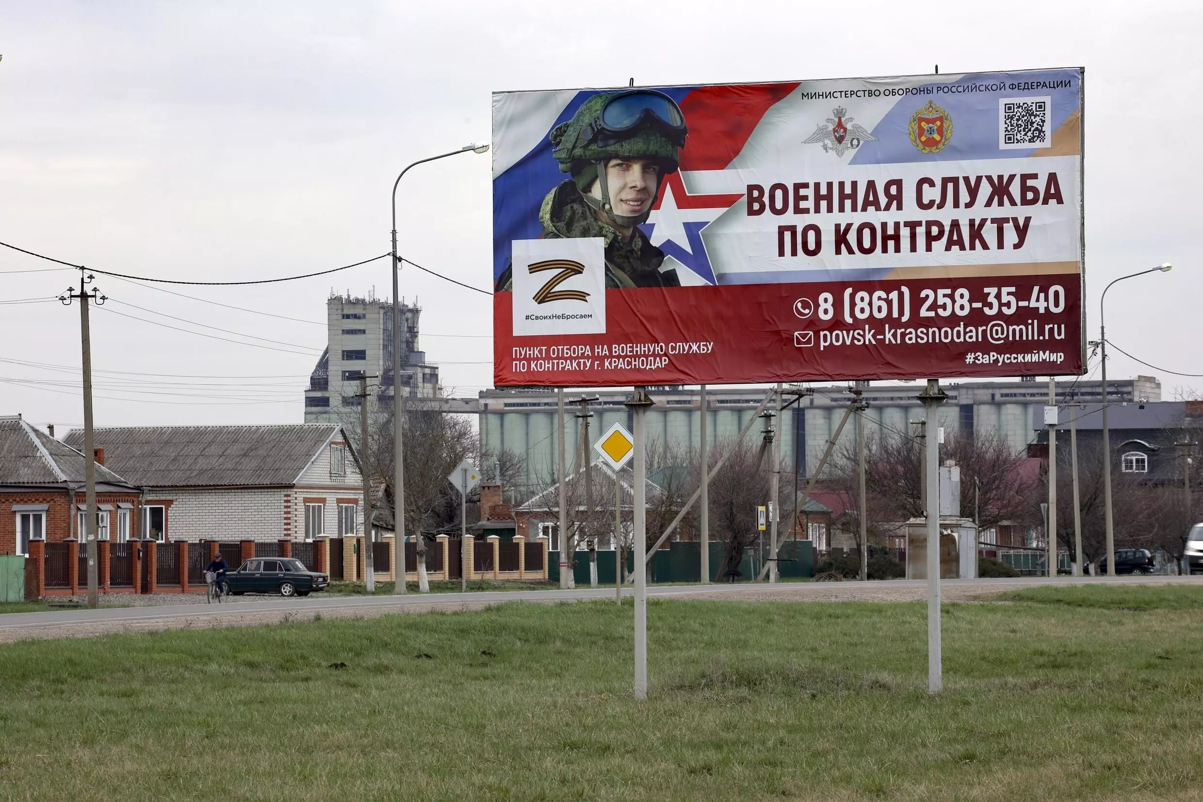 "Seja homem": Rússia exalta masculinidade em campanha de recrutamento militar