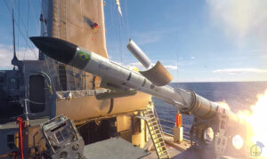 Marinha e Grupo EDGE assinam acordo para acelerar o desenvolvimento de míssil antinavio