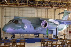 Base Aérea de Anápolis recebe a primeira aeronave KC-390 com certificação FOC