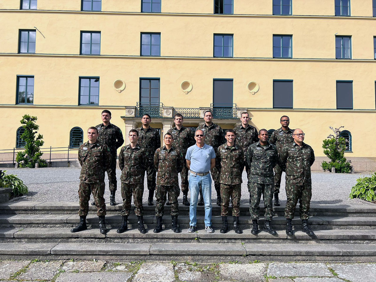 Brazilian military personnel train in anti-aircraft defense system maintenance in Sweden