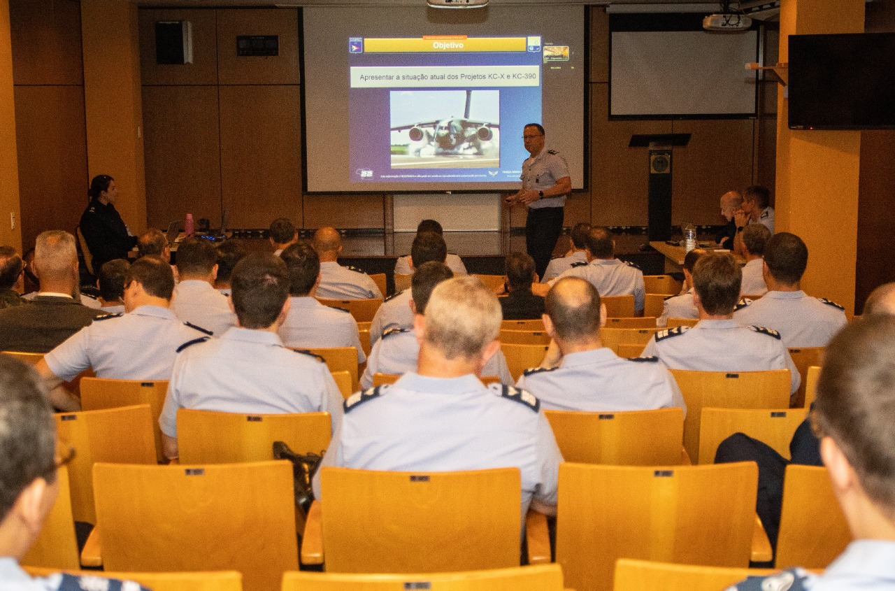 Symposium discusses Strategic Projects of the Brazilian Air Force