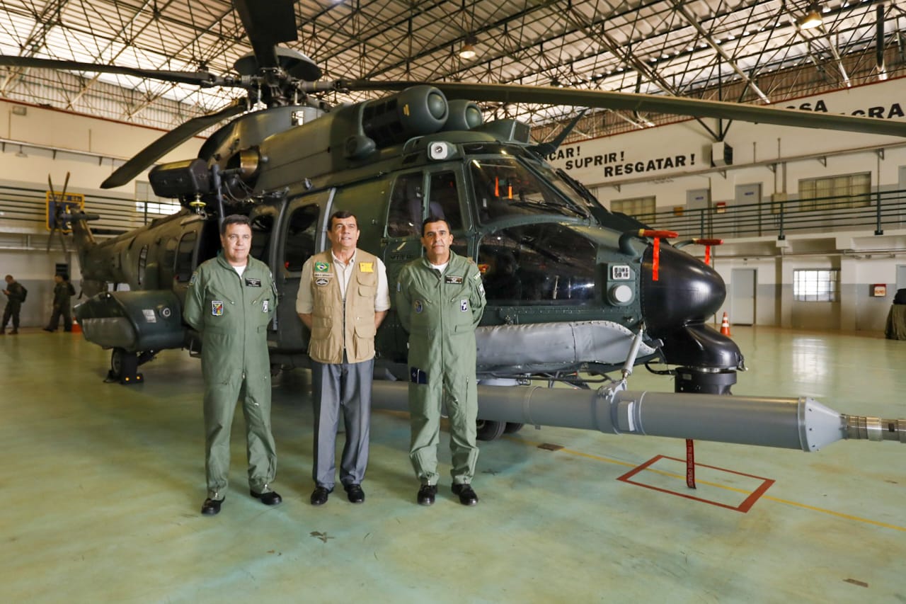 Brazilian Defense Minister and his entourage visit Tápio 2022 training