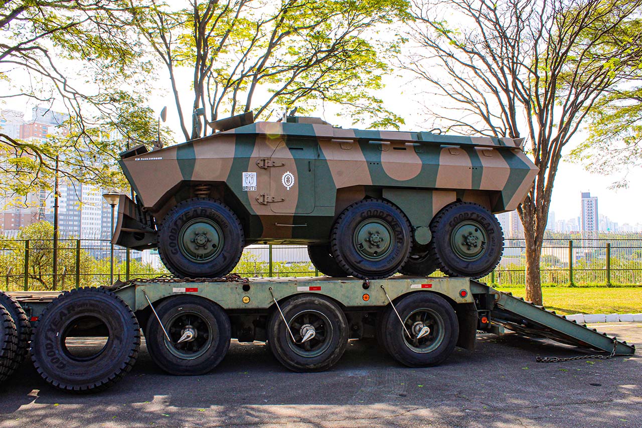 War Arsenal takes delivery of the Urutu GLO to the 13th Mechanized Cavalry Regiment