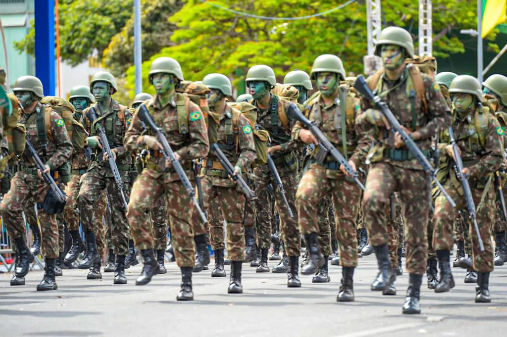 Armed Forces parade in commemoration of the 200 years of Brazil's independence
