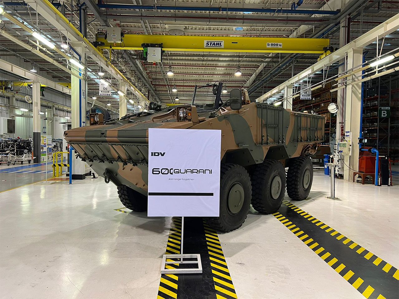 Iveco celebrates the manufacture of the Guarani armored vehicle #600