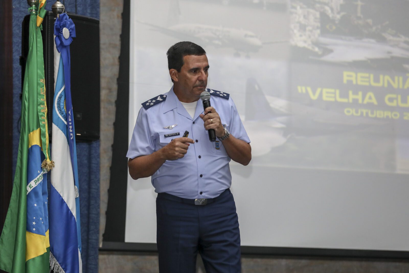 FAB Commander delivers lecture to Veterans, in Rio de Janeiro