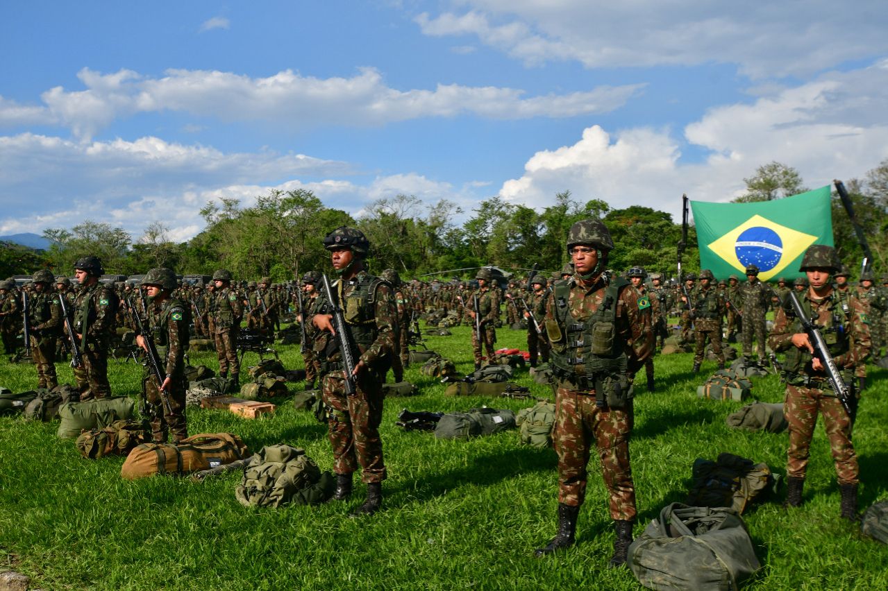 School Units Group - 9th Motorized Infantry Brigade starts Operation Encore in Resende (RJ)