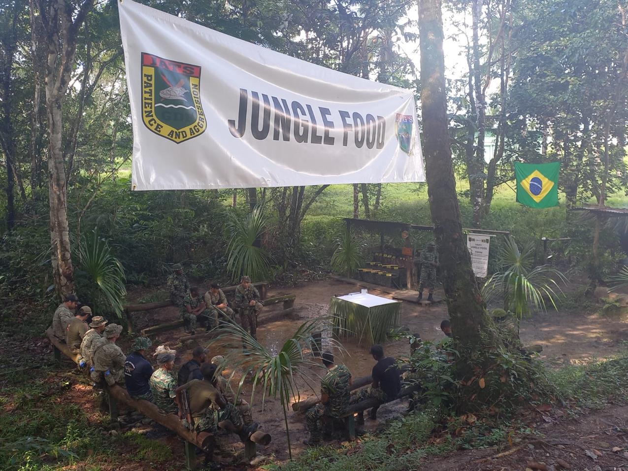 Brazilian instructors from the Jungle and Amphibious Training School provide training for Special Forces Detachment