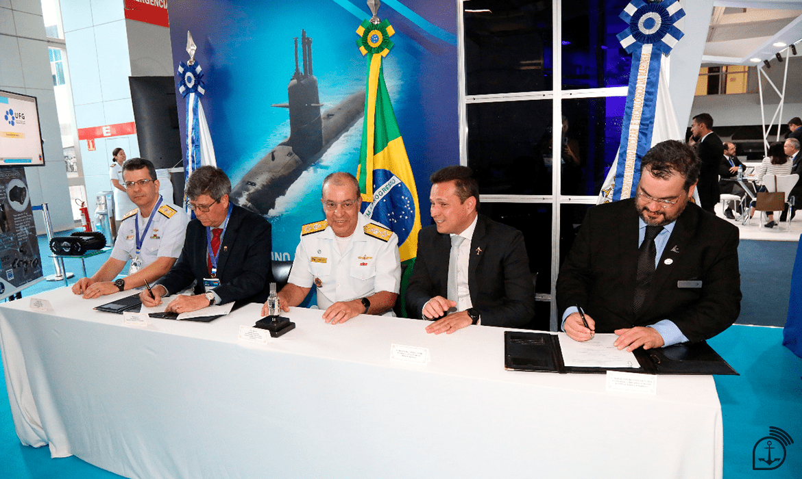 Brazilian Navy and Embraer sign Technology cooperation agreement