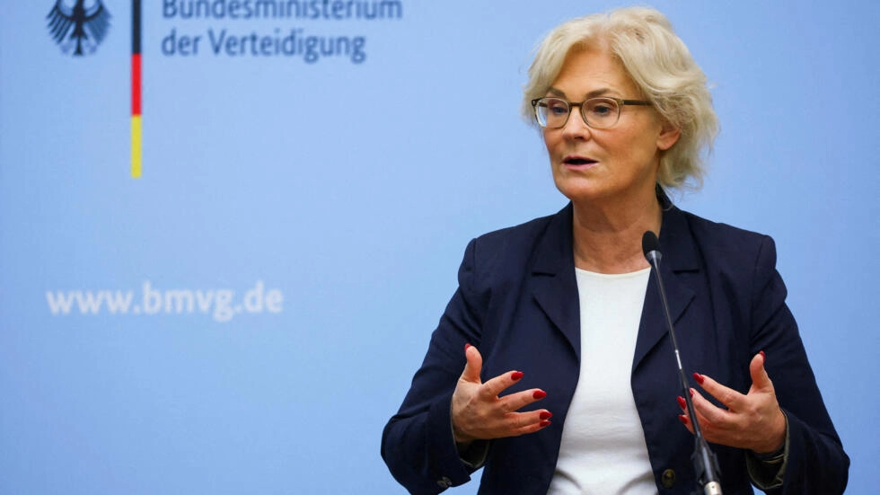 A ministra da Defesa alemã, Christine Lambrecht, apresentou sua renúncia ao chefe do governo, Olaf Scholz REUTERS - FABRIZIO BENSCH