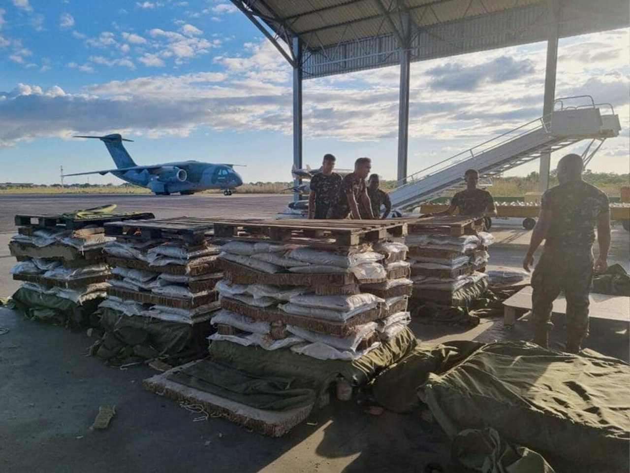 arachute Infantry Brigade conducts Air Resupply Operation in the Amazon