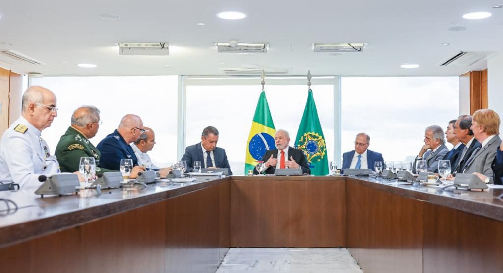 Ministry of Defense presents strategic projects of the Armed Forces to the President of Brazil