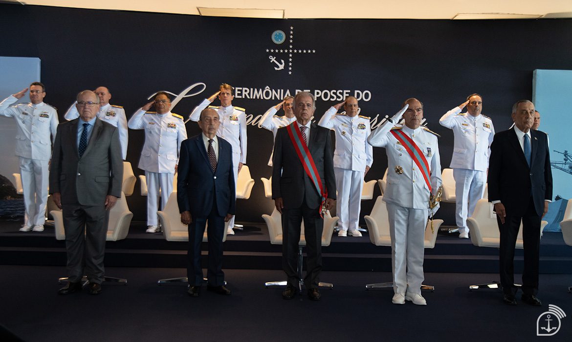 Admiral Olsen assumes command of the Brazilian Navy