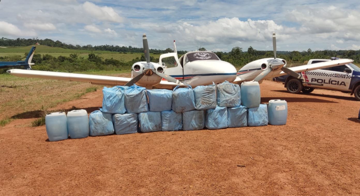 FAB intercepts aircraft with 400 kg of drugs in Mato Grosso
