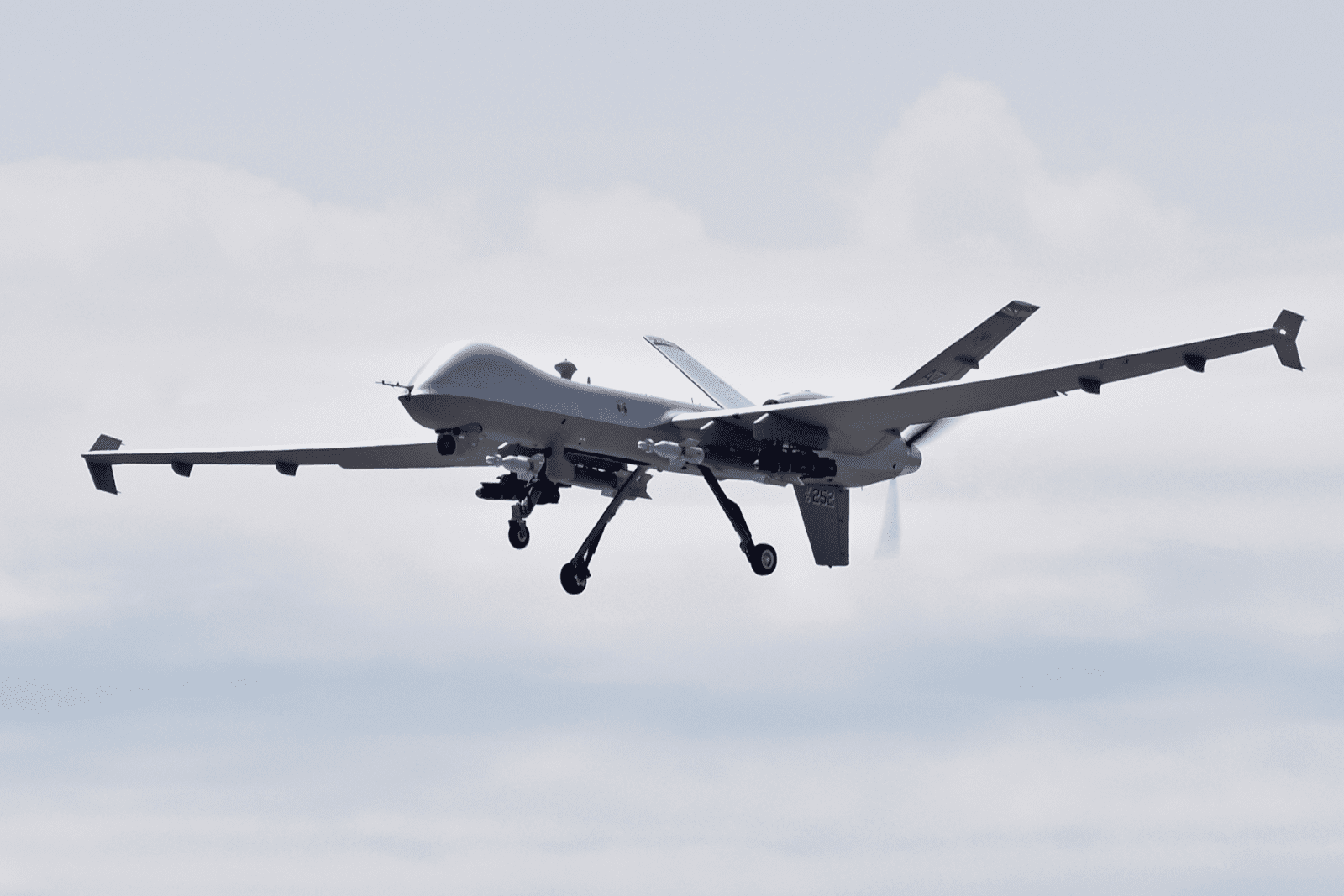 Su-27 interceptaram um drone MQ-9 "Reaper"