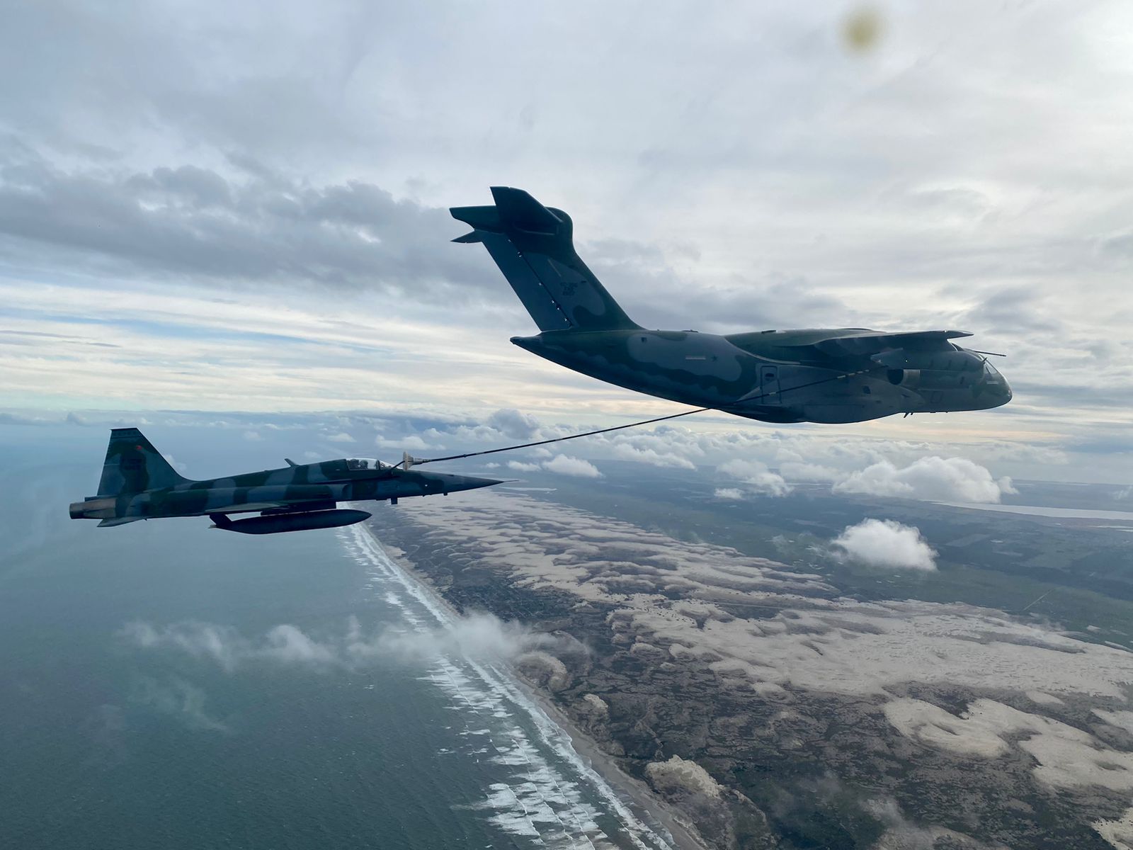 Canoas Air Base hosts In-flight Refueling exercise