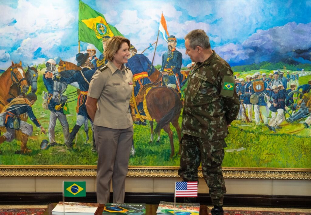 Brazilian Army Commander receives visit from the Commander of the U.S. Southern Command