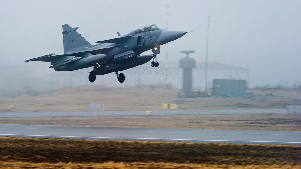Ukraine - Ukrainian pilots to train on Sweden's Gripen jets