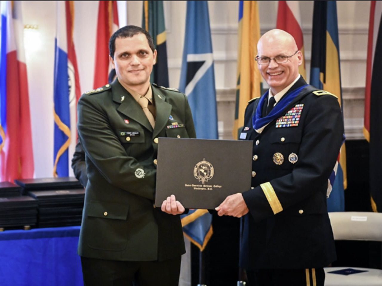 Brazilian military personnel are highlights in an improvement course in the USA