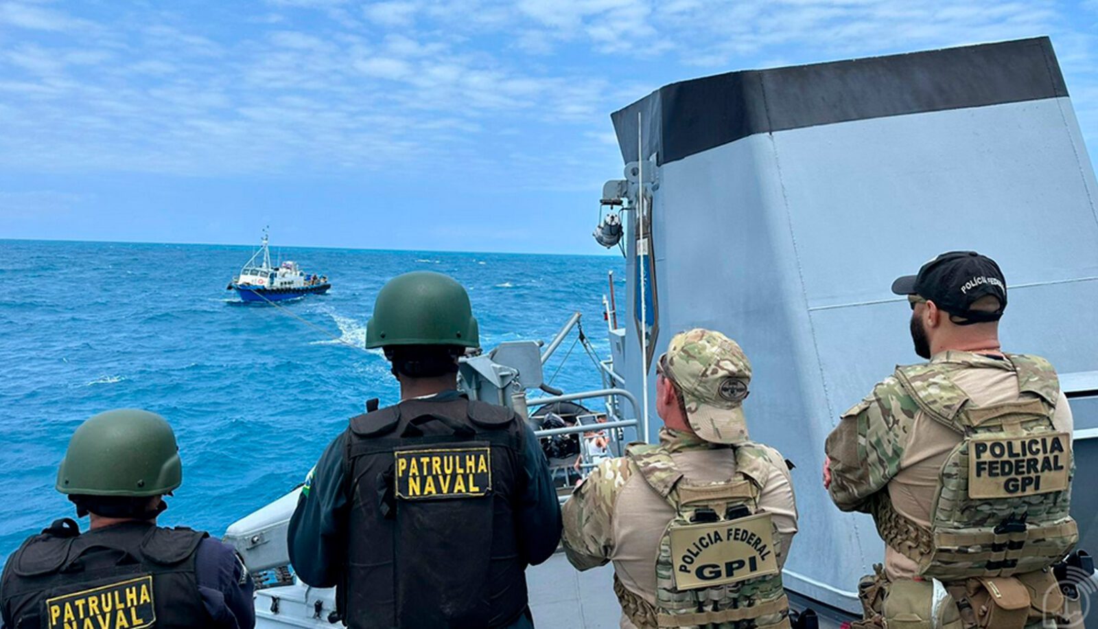 Brazilian Navy and Federal Police seize 3.6 tons of cocaine off the coast of Pernambuco