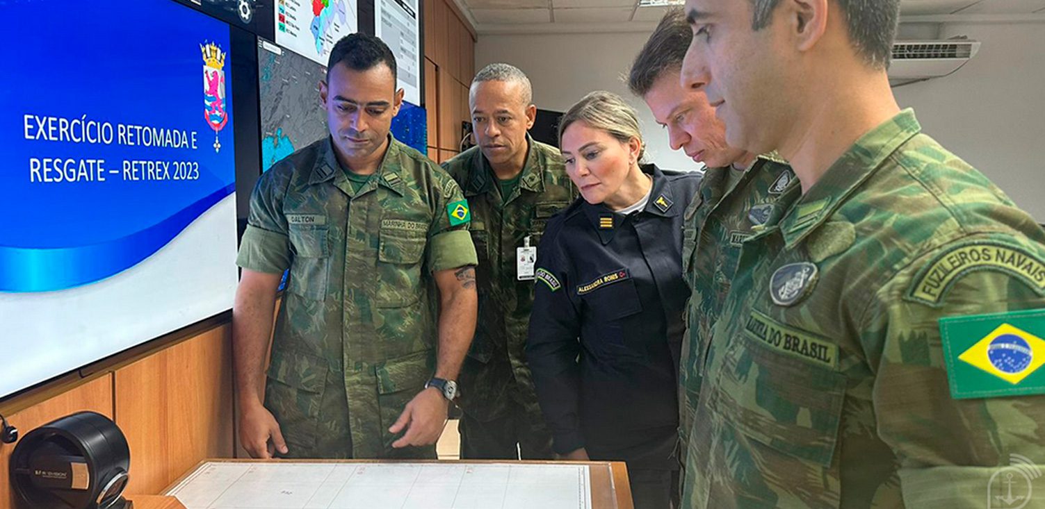 Brazilian Navy conducts retaking and rescue exercise in Duque de Caxias (RJ)