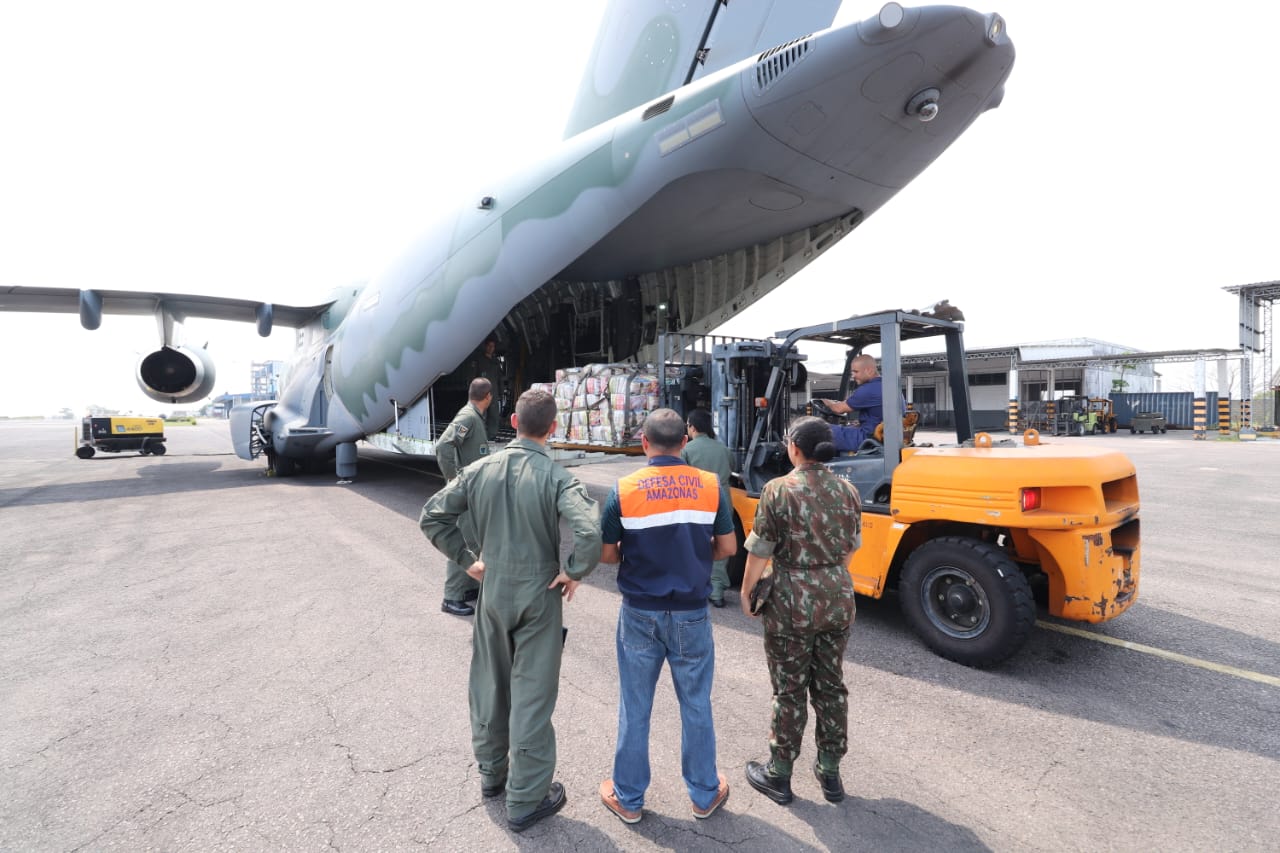 The transportation of humanitarian aid was made possible by the Government of Amazonas in partnership with the Federal Government and the Armed Forces