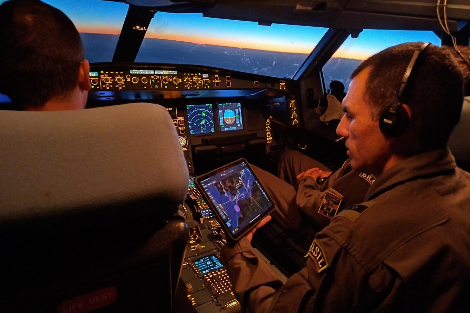 Air traffic controllers assist crews in repatriation