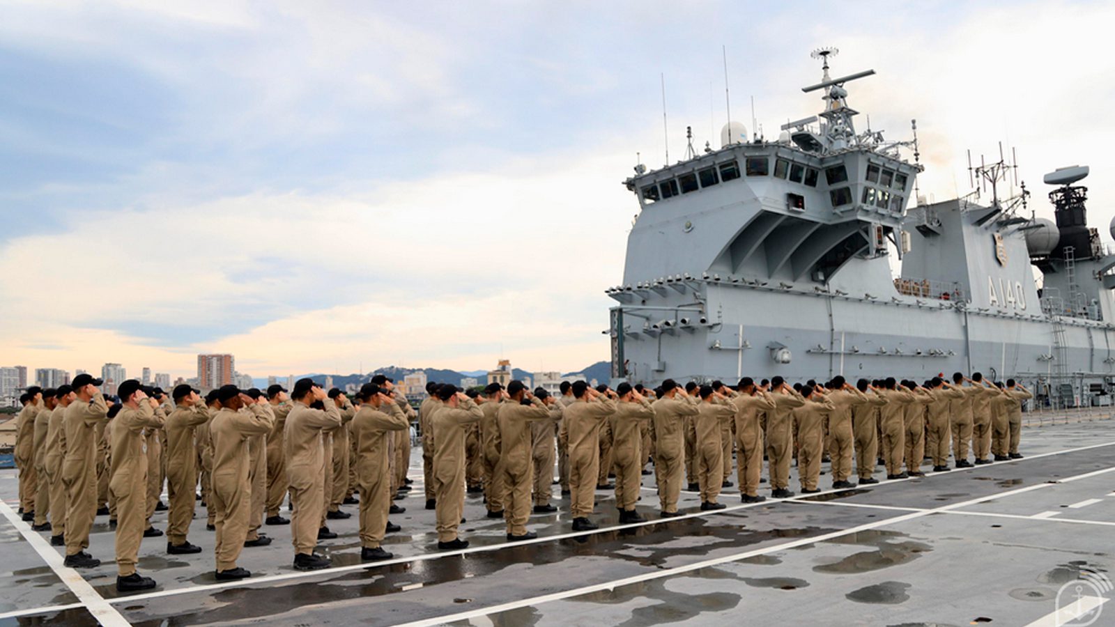 Future Officers of the Brazilian Merchant Navy embark on the ship Capitania