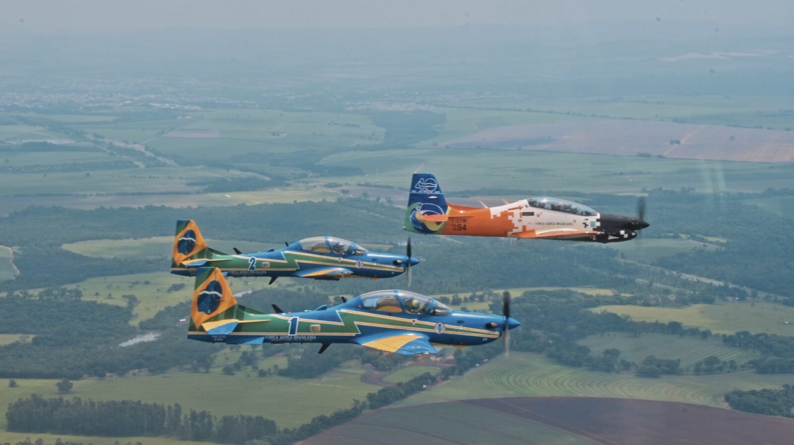 Fundamental to the training of Brazilian Air Force (FAB) cadets, the T-27 Tucano aircraft completes four decades of operations in the FAB