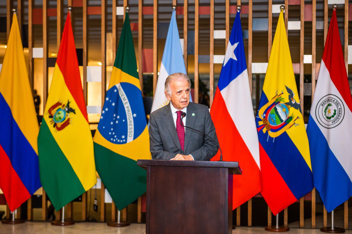Brazilian Defense Minister José Mucio highlights regional cooperation during meeting with 12 South American countries