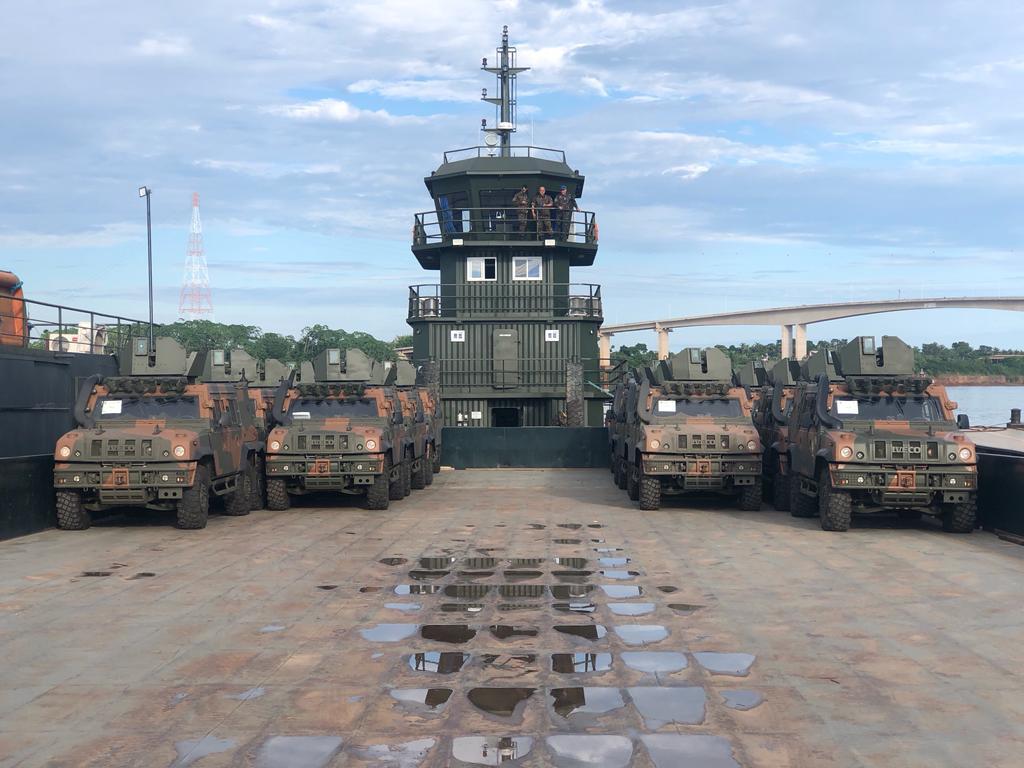 Strategic deployment of vehicles from the Brazilian Army's Western Military Command continues to Roraima by river