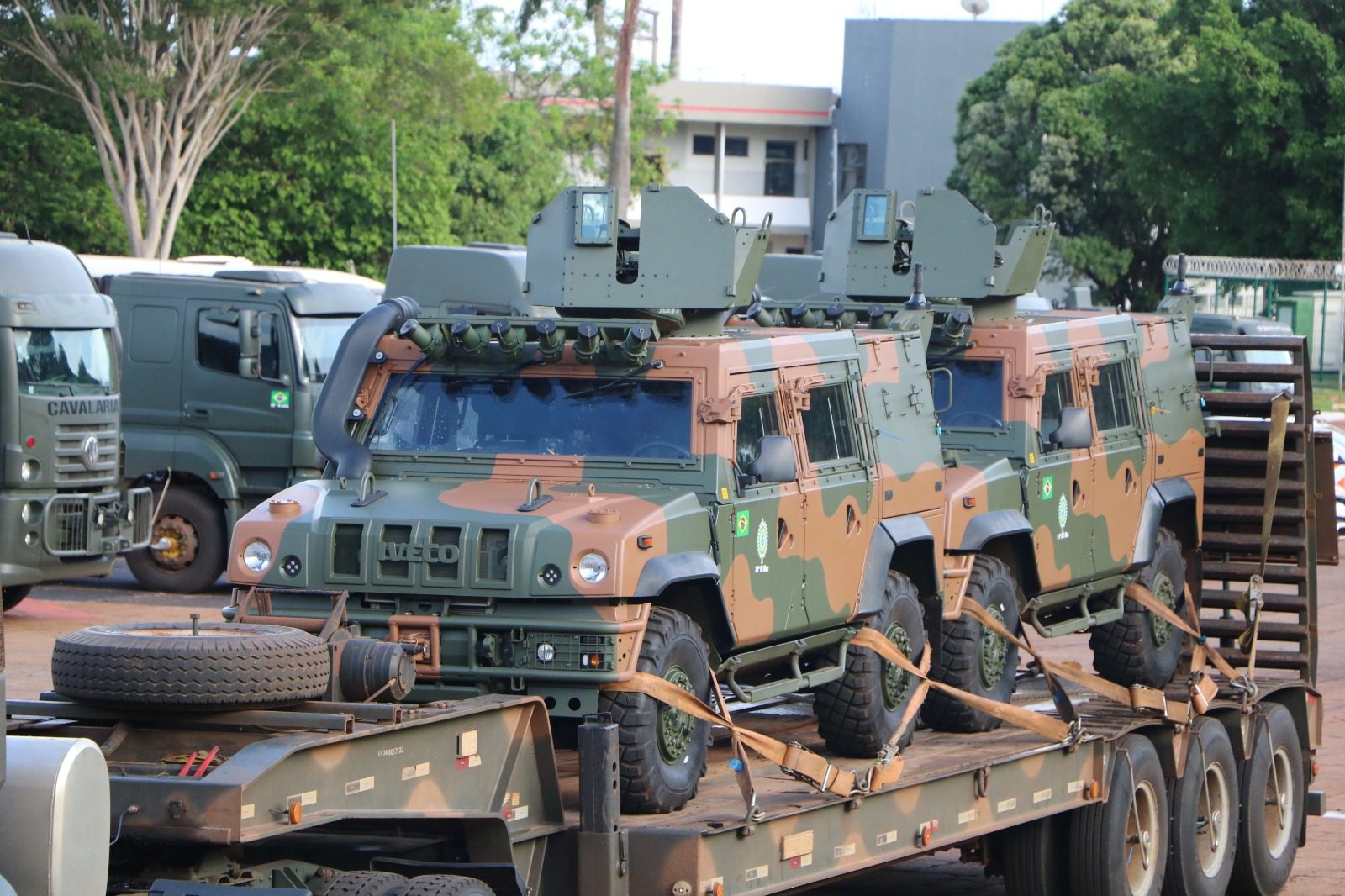 With more than 100 vehicles, Brazilian Army convoy heads for exercise in Boa Vista