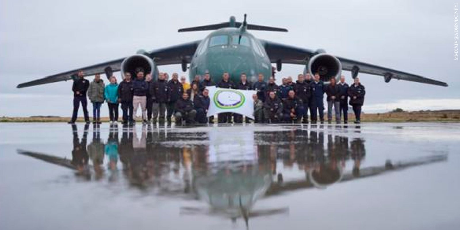 1st Troop Transport Group provides logistical support to the Brazilian Antarctic Program