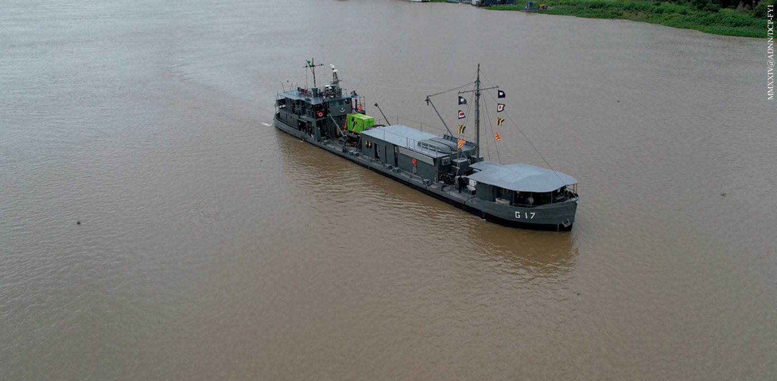 Brazilian Navy ships bring health to Pantanal riverside communities