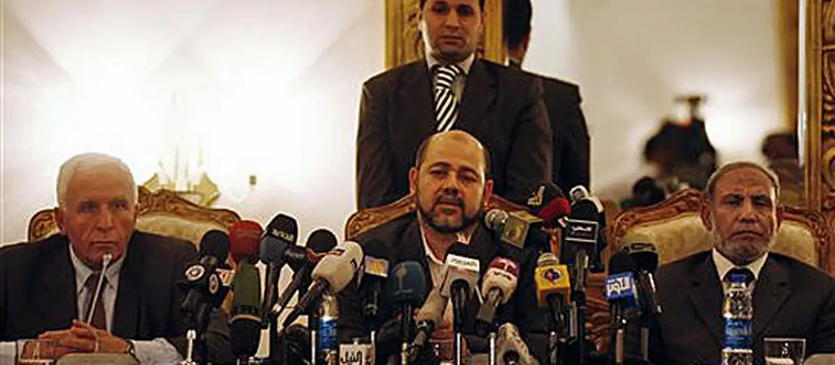 Fatah and Hamas representatives during a similar meeting in Cairo in 2011