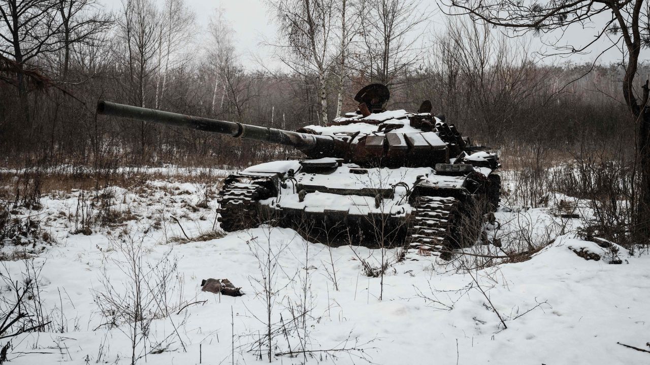 Russia refurbishes old tanks after 3,000 losses in Ukraine