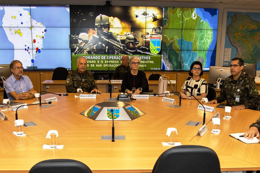Brazilian ambassador visits Land Operations Command