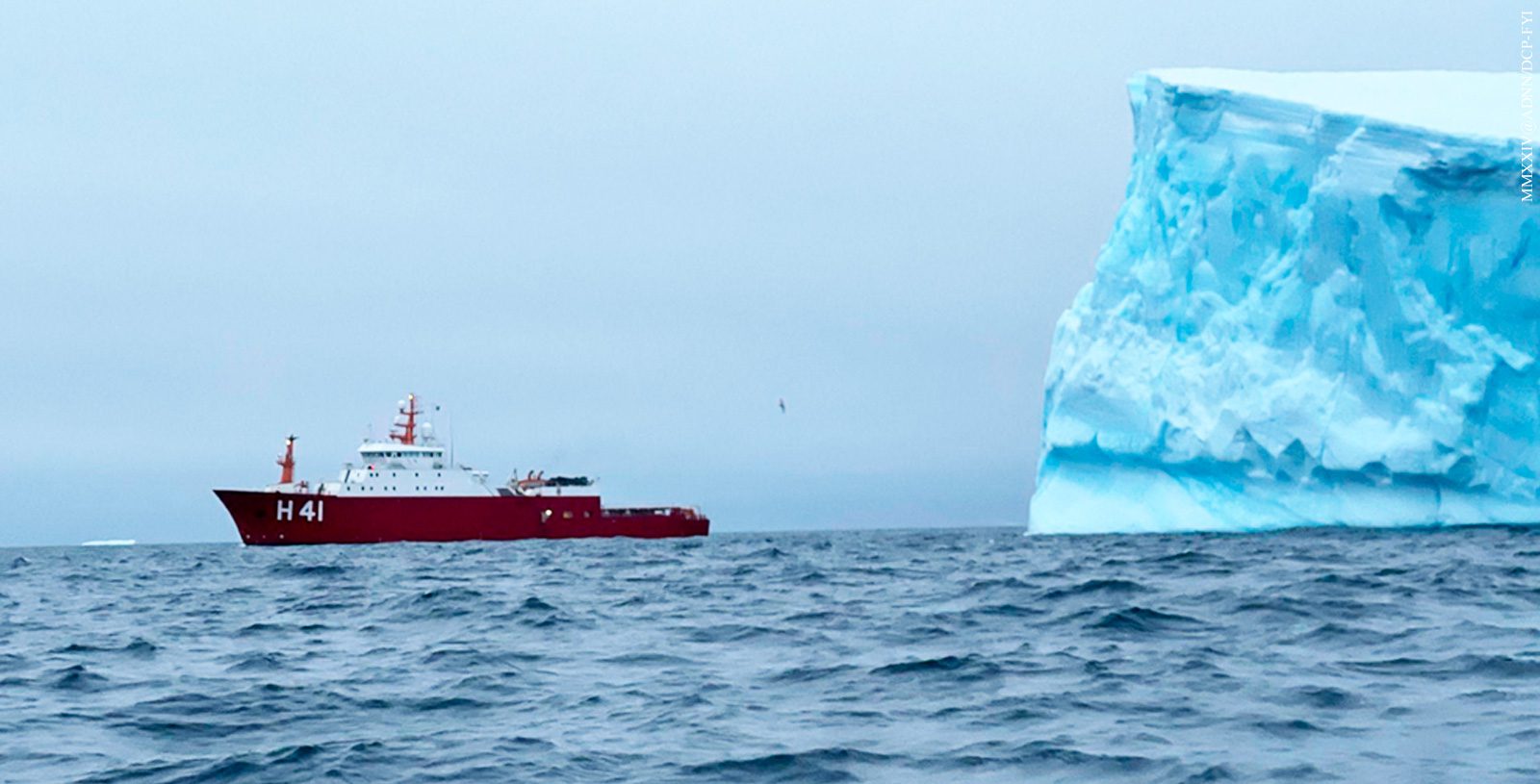 Polar ship "Almirante Maximiano" crosses the Antarctic Circle for the first time
